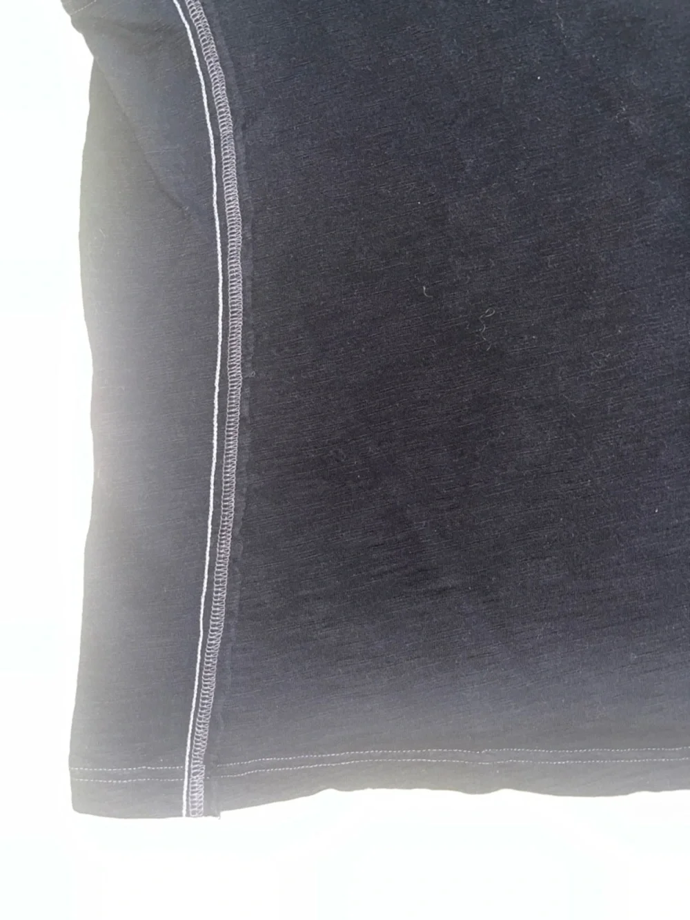🏳️🌈 GUESS Black Johnny Collar Short Sleeve Tee with Contrast Stitching - Picture 5 of 7